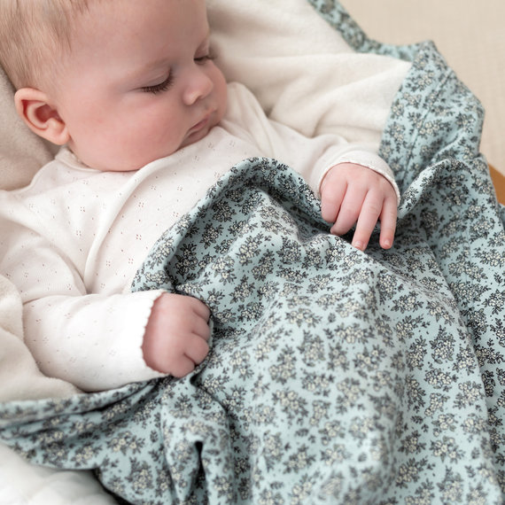 Petite qattiq becerdin oladi